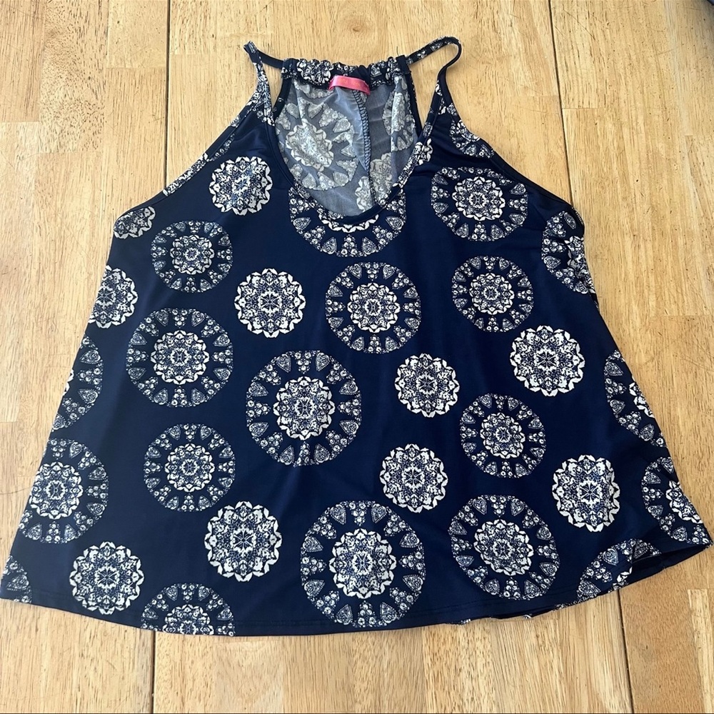 Social Teen Tank Top ~ Size Large